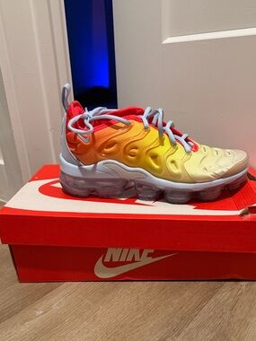 Nike Gradient VaporMax Plus Sneakers - Red Orange Yellow